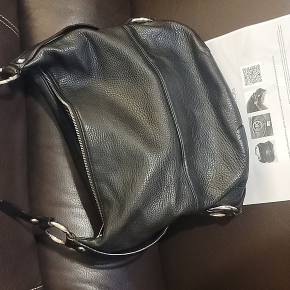 Excellent  large black Michael Kors handbag purse with COA  💯 authentic - Picture 6 of 9